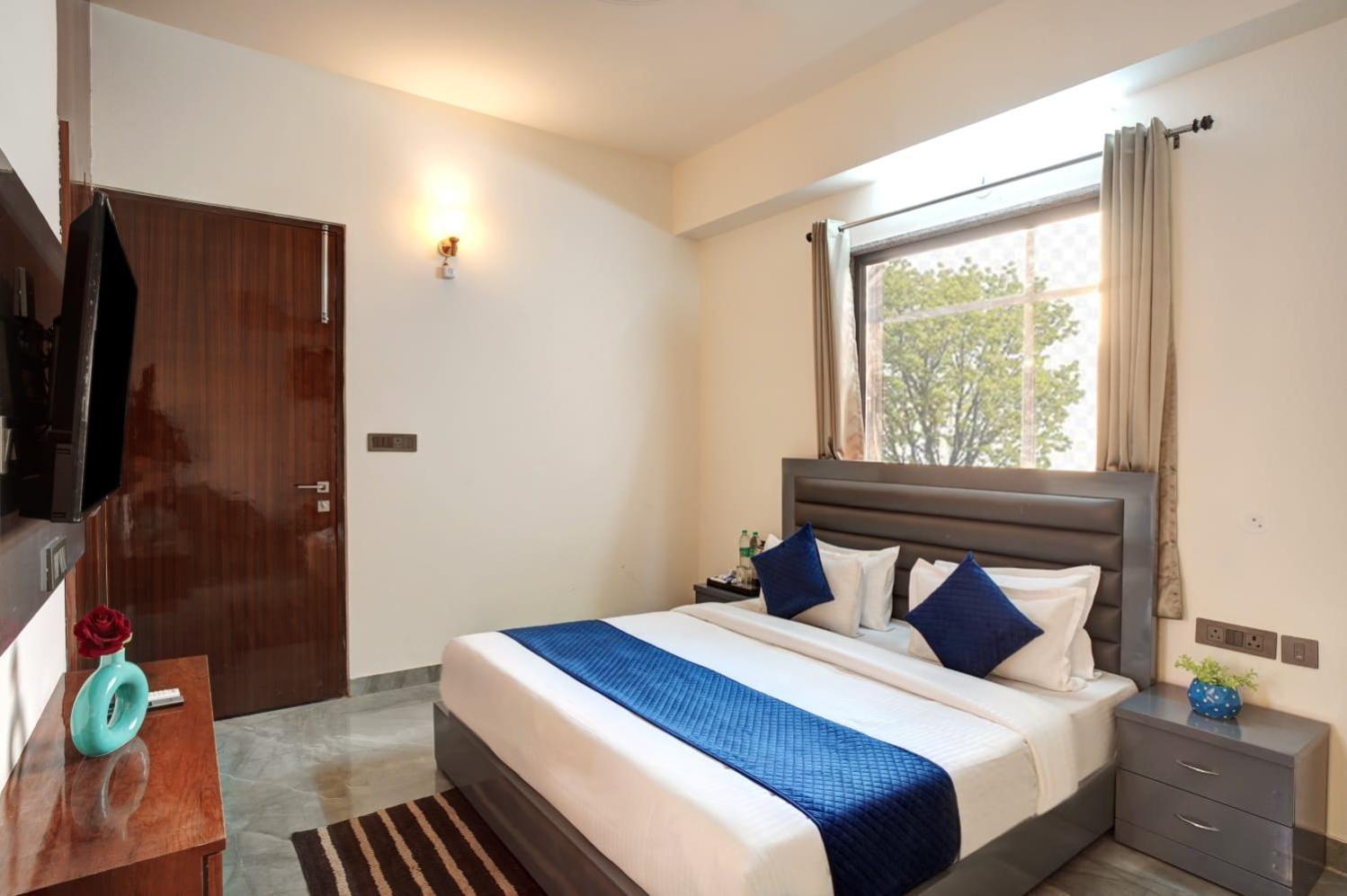 Hotel Elite Grand Near Kailash Hospital Noida Dış mekan fotoğraf