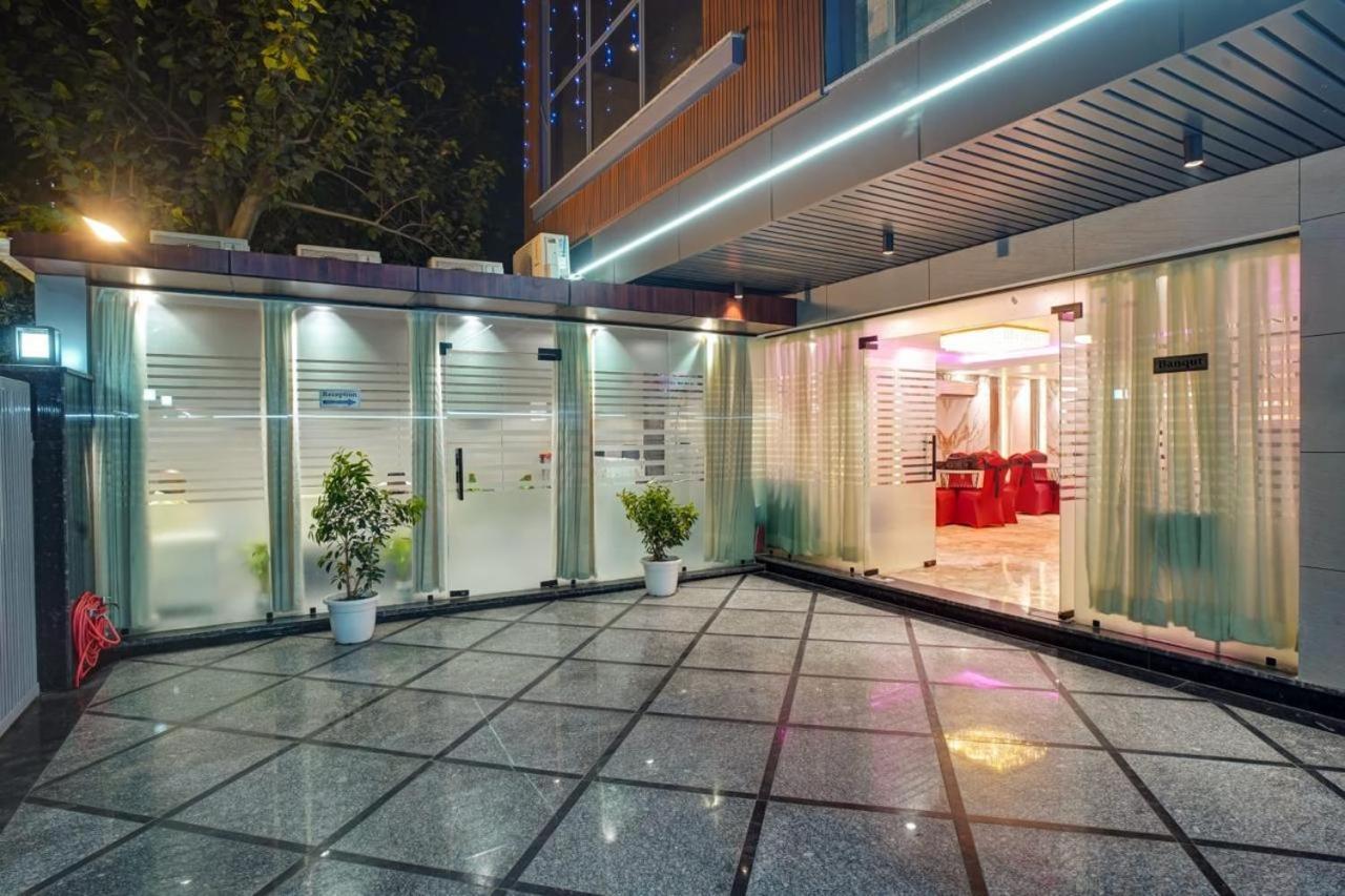 Hotel Elite Grand Near Kailash Hospital Noida Dış mekan fotoğraf